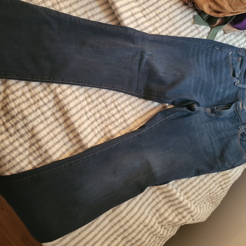 GAP Women's Straight Leg Jeans in Navy